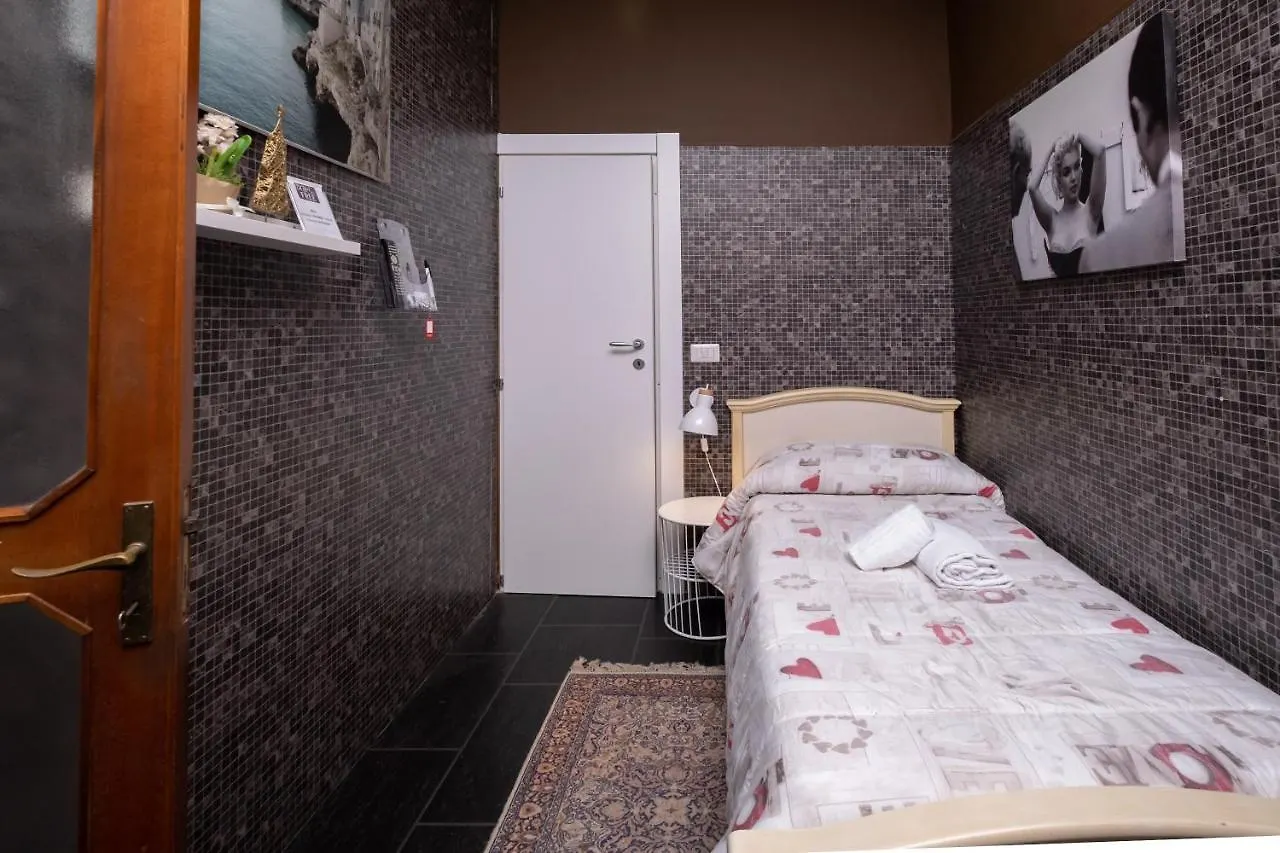 Cconforthotels R&B Dolci Emozioni Bari 2*,  Italy